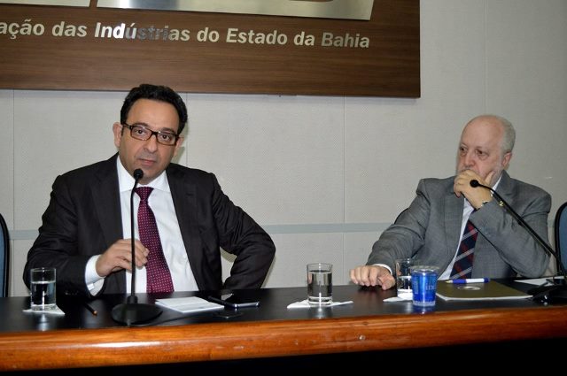 O presidente da Fenacon, Mário Berti (à dir.) e o diretor da Fenacon Sérgio Approbato