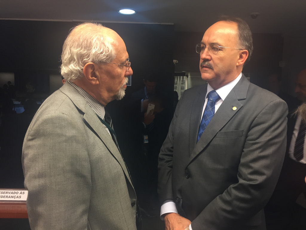 Diretor Valdir Pietrobon com o deputado Mauro Pereira